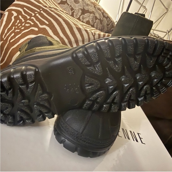 La CANADIENNE Black and Olive Winter Boots - Picture 4 of 5